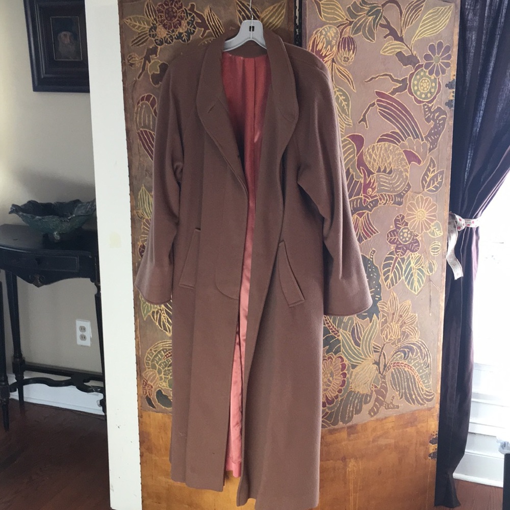 Elegant and classic cashmere coat
